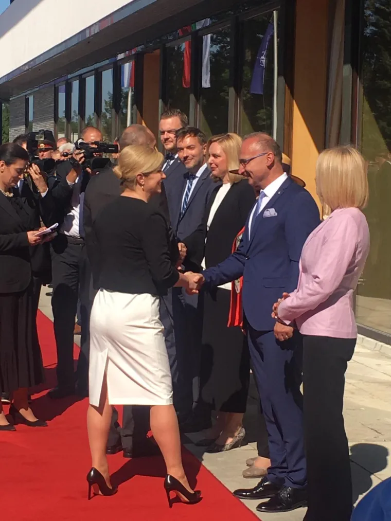 Bugarski predsjednik stigao u posjet Hrvatskoj: Pogledajte srdačan pozdrav predsjednice s novim hrvatskim ministrom!