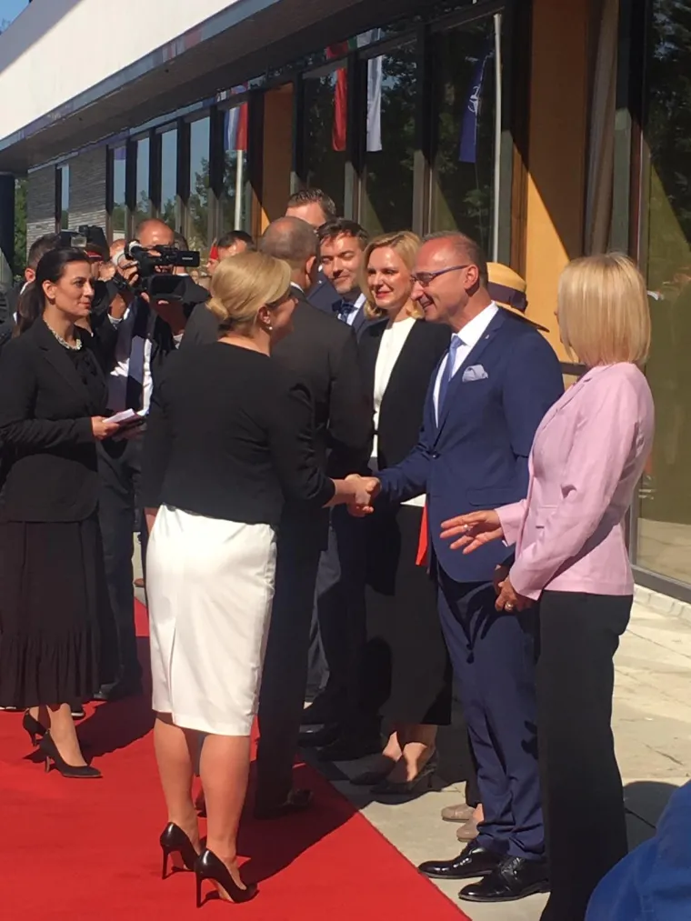 Bugarski predsjednik stigao u posjet Hrvatskoj: Pogledajte srdačan pozdrav predsjednice s novim hrvatskim ministrom!