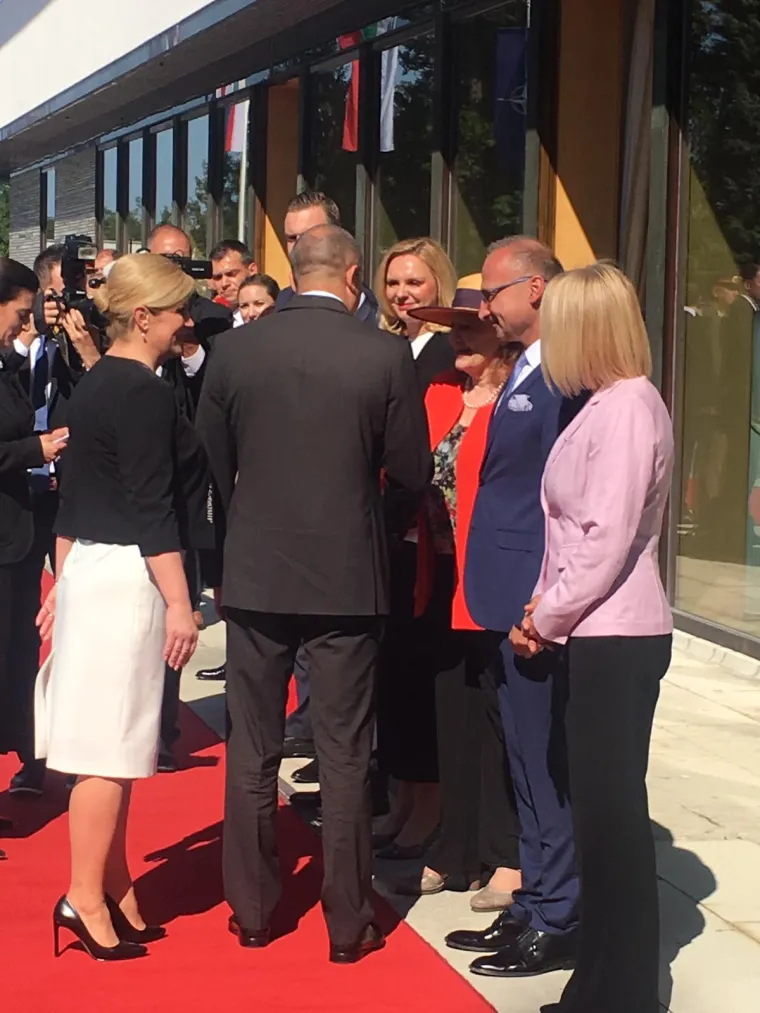Bugarski predsjednik stigao u posjet Hrvatskoj: Pogledajte srdačan pozdrav predsjednice s novim hrvatskim ministrom!