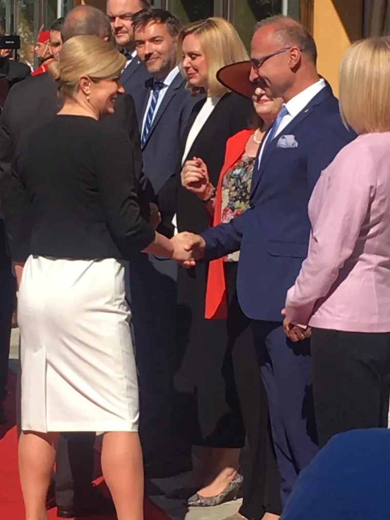 Bugarski predsjednik stigao u posjet Hrvatskoj: Pogledajte srdačan pozdrav predsjednice s novim hrvatskim ministrom!