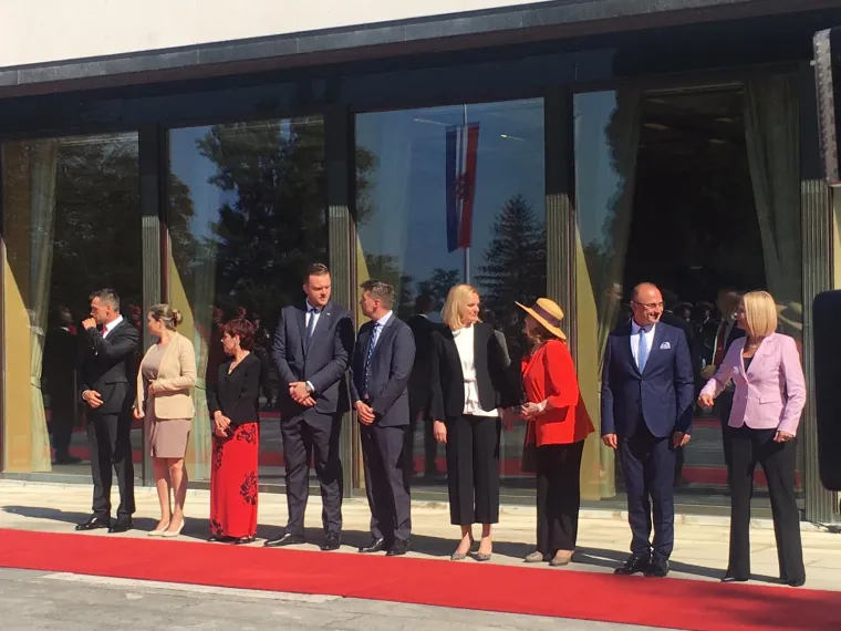 Bugarski predsjednik stigao u posjet Hrvatskoj: Pogledajte srdačan pozdrav predsjednice s novim hrvatskim ministrom!