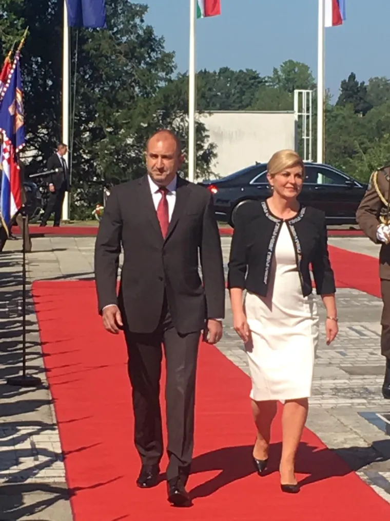 Bugarski predsjednik stigao u posjet Hrvatskoj: Pogledajte srdačan pozdrav predsjednice s novim hrvatskim ministrom!