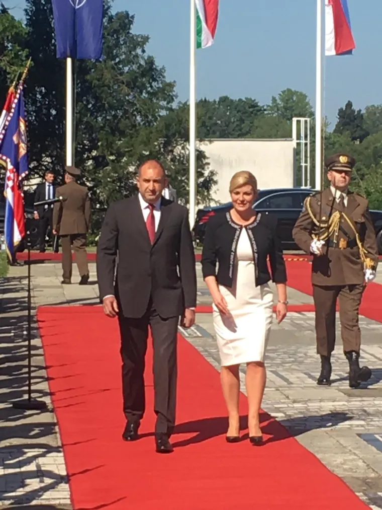 Bugarski predsjednik stigao u posjet Hrvatskoj: Pogledajte srdačan pozdrav predsjednice s novim hrvatskim ministrom!