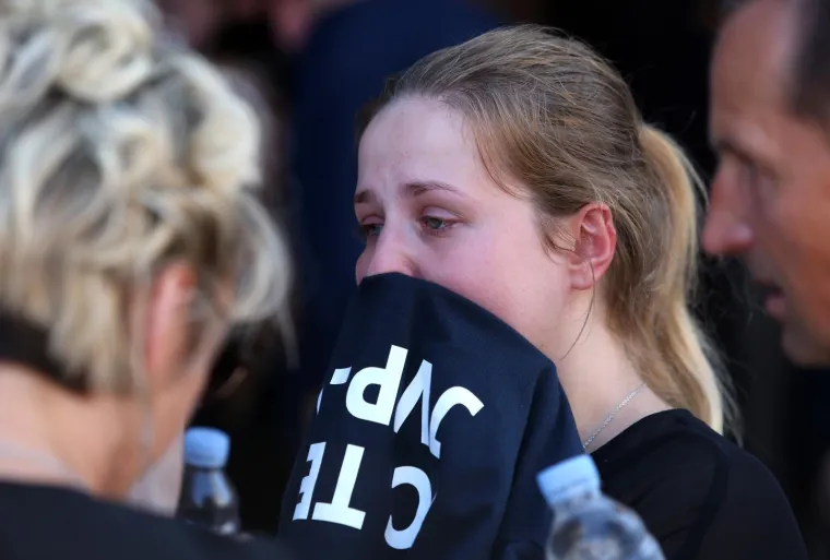 Obitelj, prijatelji i kolege oprostili se od Ivana Galekovića: Njegovoj djevojci pozlilo