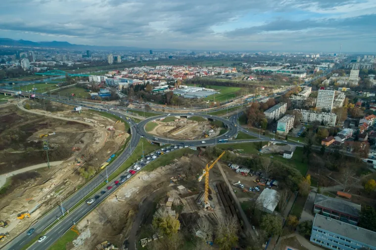 Radovi na pristupnim cestama oko rotora prije njegova zatvaranja 2018. godine zbog rekonstrukcije
