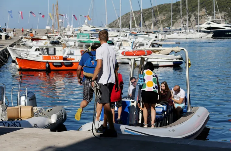 U ovaj mali raj na Visu nemoguće je doći samo jednom! Ukrade vam srce!