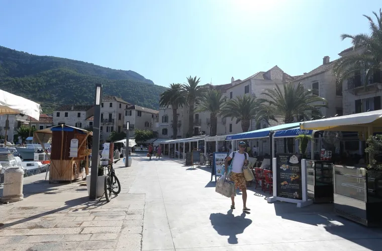 U ovaj mali raj na Visu nemoguće je doći samo jednom! Ukrade vam srce!