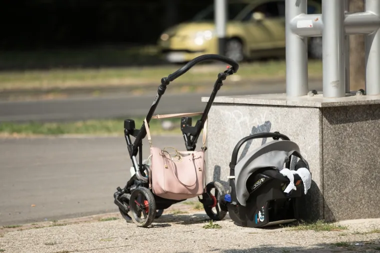 Auto naletio na majku koja je dojila bebu, oboje su te&scaron;ko ozlijeđeni