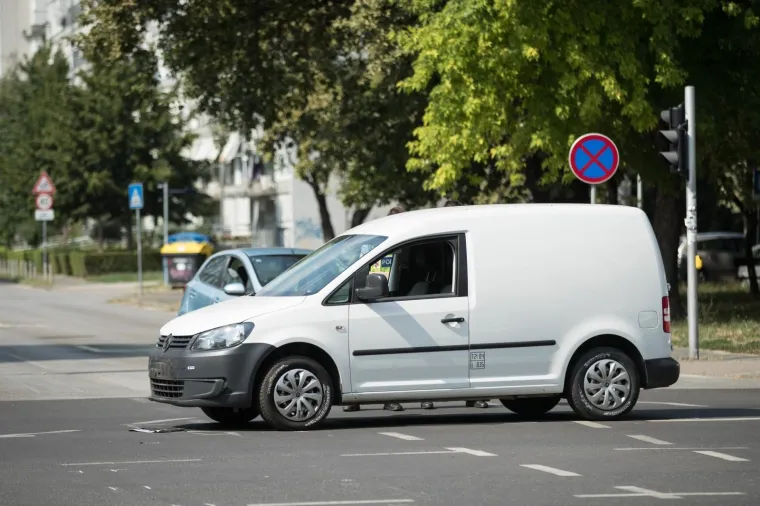 Auto naletio na majku koja je dojila bebu, oboje su te&scaron;ko ozlijeđeni