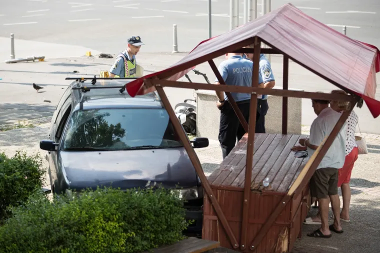 Auto naletio na majku koja je dojila bebu, oboje su te&scaron;ko ozlijeđeni