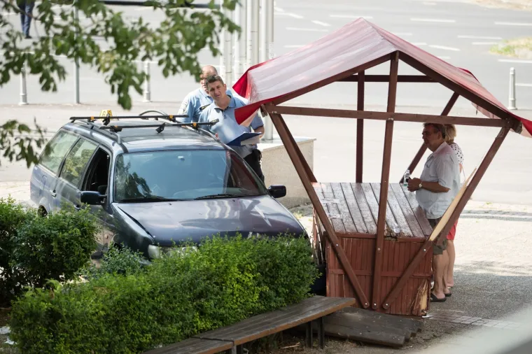 Auto naletio na majku koja je dojila bebu, oboje su te&scaron;ko ozlijeđeni