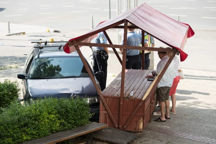 Auto naletio na majku koja je dojila bebu, oboje su te&scaron;ko ozlijeđeni