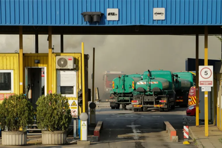 Novi Zagreb smrdi po paljevini, zrak pun dima: 'Ovo je stvarno užas! Nikada ne&scaron;to ovakvo nisam vidio'