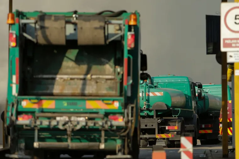 Novi Zagreb smrdi po paljevini, zrak pun dima: 'Ovo je stvarno užas! Nikada ne&scaron;to ovakvo nisam vidio'