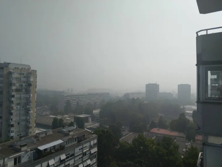 Novi Zagreb u sumaglici od dima, izdano upozorenje za građane: 'Ne zadržavajte se vani bez prijeke potrebe'