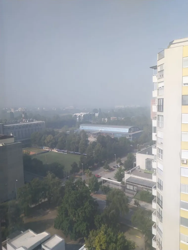 Novi Zagreb u sumaglici od dima, izdano upozorenje za građane: 'Ne zadržavajte se vani bez prijeke potrebe'