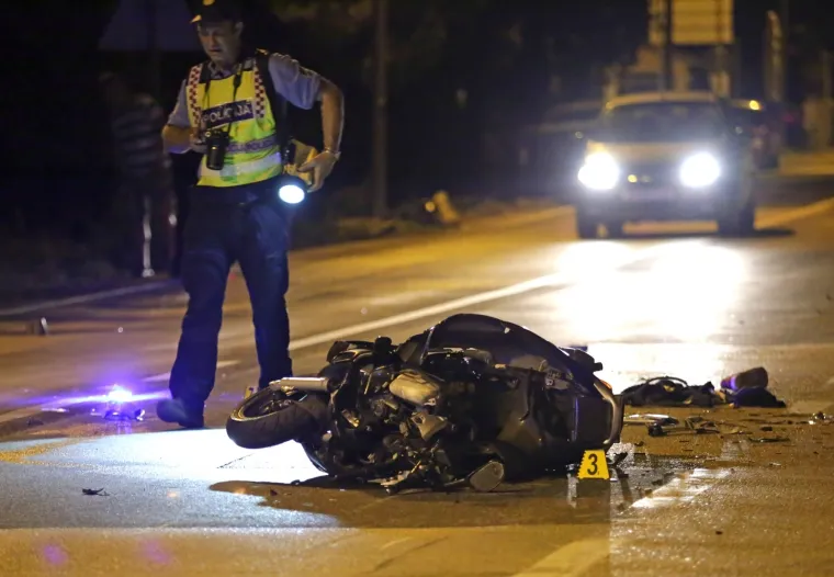 Stravične slike s mjesta nesreće kod &Scaron;ibenika: Sudar dva motora i auta, motociklist umro od te&scaron;kih ozljeda