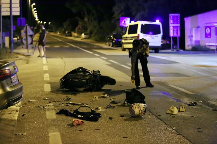 Stravične slike s mjesta nesreće kod &Scaron;ibenika: Sudar dva motora i auta, motociklist umro od te&scaron;kih ozljeda