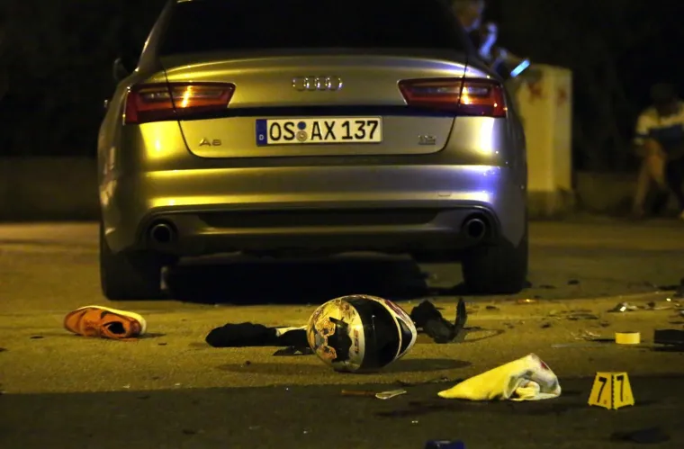 U noći sa srijede na četvrtak u Brodarici kod Šibenika nakon sudara s automobilom poginuo je motociklist. Nesreća se dogodila kod skretanja s magistrale, a šibenska policija je izvijestila da su u nesreći sudjelovala dva motocikla hrvatskih registracijskih oznaka te osobno vozilo njemačkih oznaka.