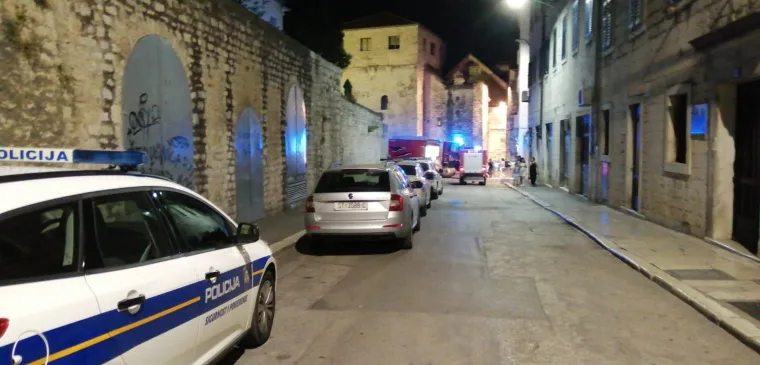 Požar u restoranu u centru Splita, gosti čuli eksplozije i bježali u panici