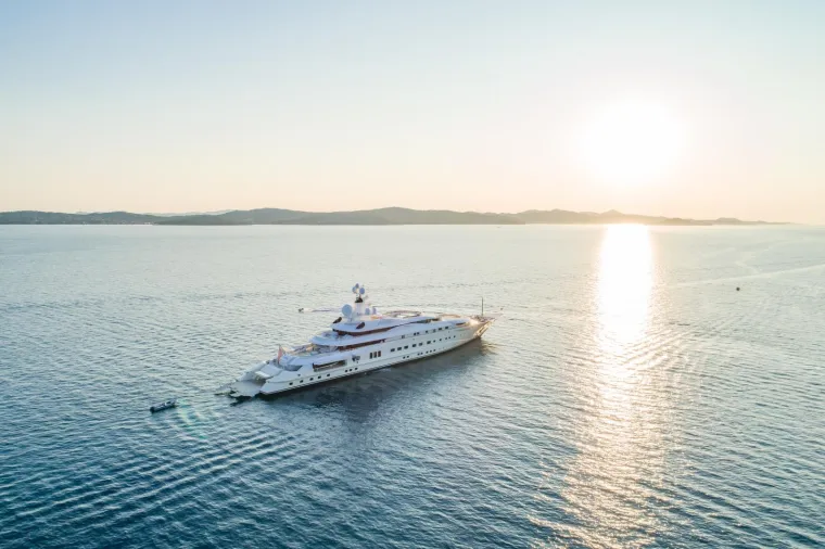 Igračka milijardera! Jadranom plovi luksuzna jahta kineskog bogata&scaron;a. Prije su na njoj uživali Abramovič i saudijski poslovnjak