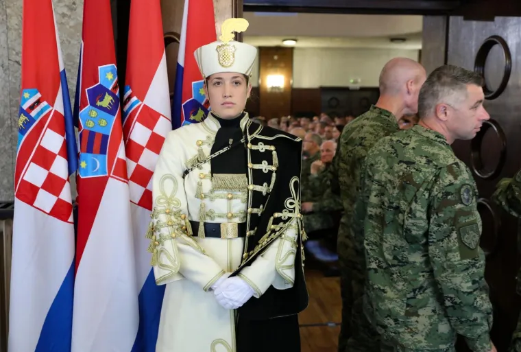 Komemoracija poginulom hrvatskom vojniku: Obitelj, prijatelji i kolege odaju počast Josipu Bri&scaron;kom