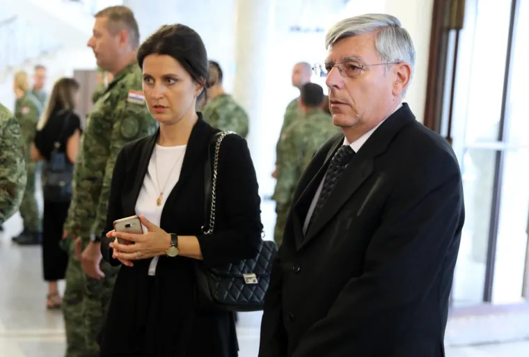 Komemoracija poginulom hrvatskom vojniku: Obitelj, prijatelji i kolege odaju počast Josipu Bri&scaron;kom