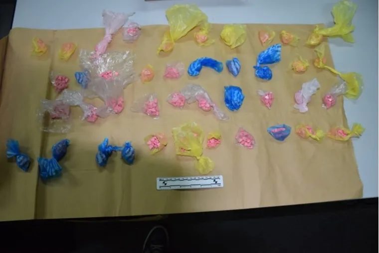 Pretragom stana na Trešnjevci pronađeno je 842 komada tableta droge MDMA pakirane u 42 vrećice