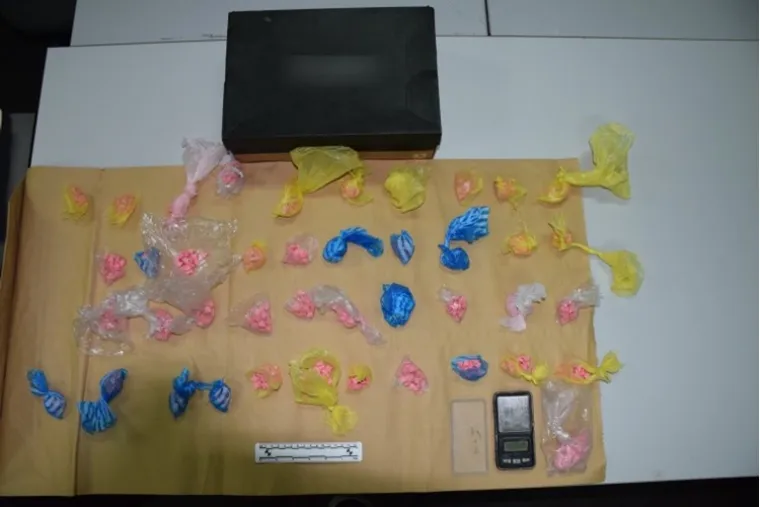 Pretragom stana na Trešnjevci pronađeno je 842 komada tableta droge MDMA pakirane u 42 vrećice