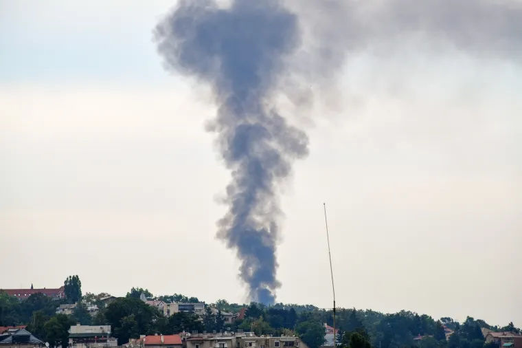 Novi požar otpada u Zagrebu: Gusti dim nadvio se nad Mirogojem!