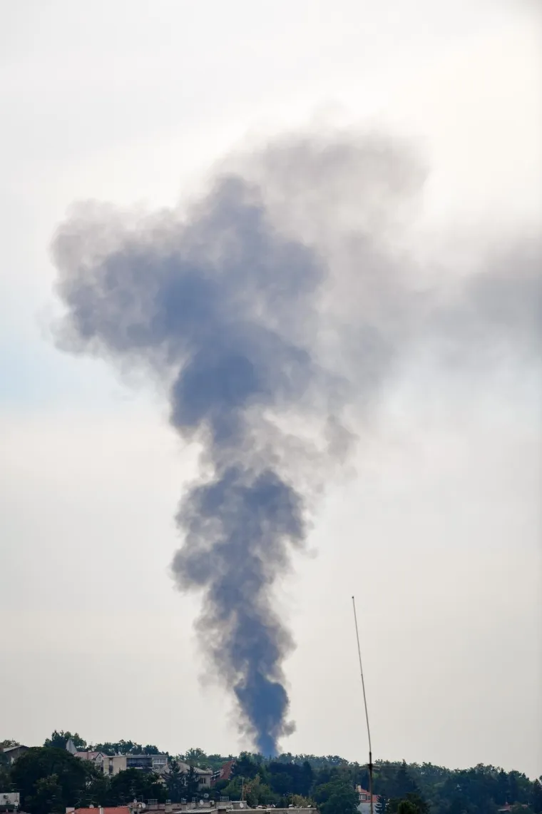 Novi požar otpada u Zagrebu: Gusti dim nadvio se nad Mirogojem!