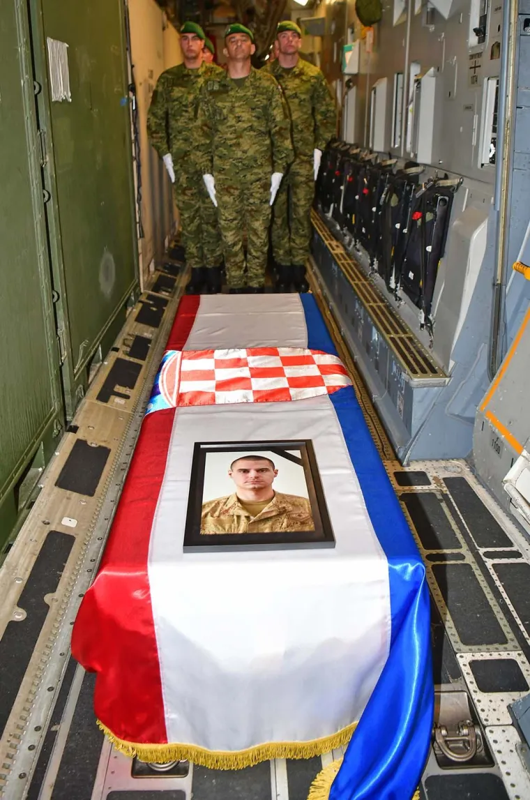 Poginuo u Afganistanu: U Hrvatsku američkim zrakoplovom stiglo tijelo vojnika Josipa Briškog