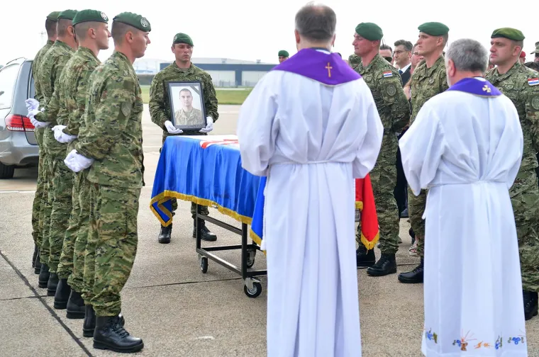 Poginuo u Afganistanu: U Hrvatsku američkim zrakoplovom stiglo tijelo vojnika Josipa Bri&scaron;kog