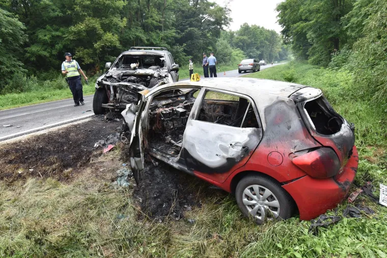 U teškoj prometnoj nesreći koja se u petak dogodila na državnoj cesti između Čakovca i Murskog Središća ozlijeđeno je čak šestero osoba, među kojima i 13-godišnjak koji je u životnoj opasnosti (H)
