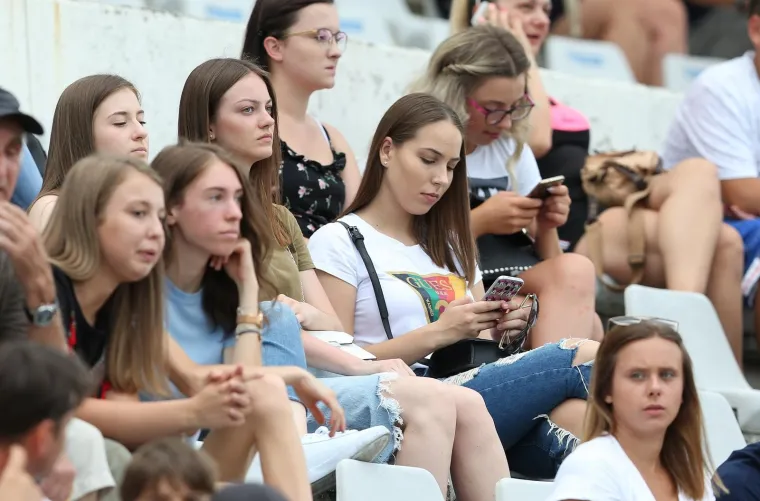 Inače, Posljednji ispraćaj pripadnika Hrvatske vojske skupnika Josipa Briškog uz najviše vojne počasti održan je u subotu na groblju Markovo polje u Sesvetama, izvijestili su iz Ministarstva obrane. Svečani ispraćaj započeo je počasnom stražom pripadnika Zapovjedništva specijalnih snaga i Počasno-zaštitne bojne.