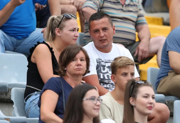 STOTINJAK BOYSA OSTALO PRED STADIONOM: Podigli poruku poginulom hrvatskom sinu koja dira ravno u srce