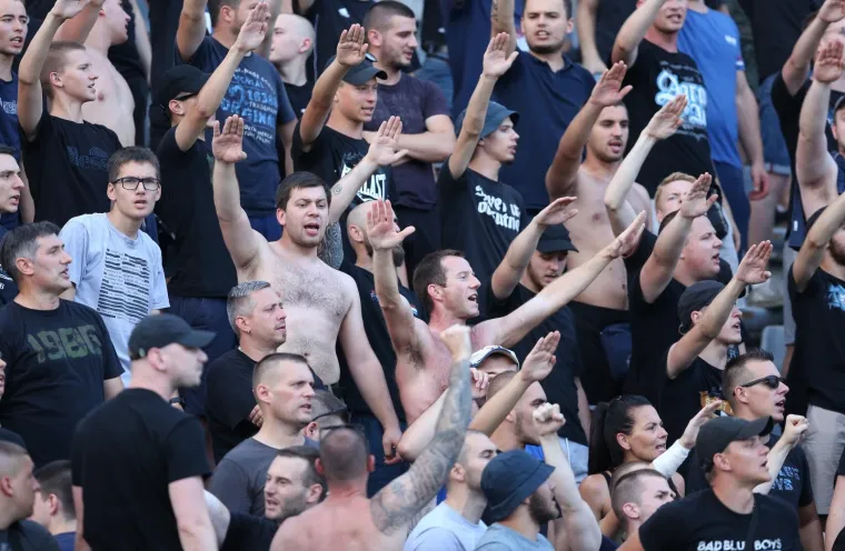 STOTINJAK BOYSA OSTALO PRED STADIONOM: Podigli poruku poginulom hrvatskom sinu koja dira ravno u srce