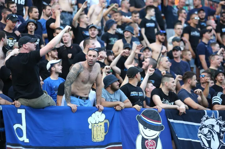 Josip Bri&scaron;ki poginuo je prije tri dana u napadu bomba&scaron;a samoubojice na vojni konvoj u srijedu i tako postao prva hrvatska žrtva u Afganistanu u mirovnim misijama, od kad pobjednička hrvatska vojska sudjeluje od 2003.