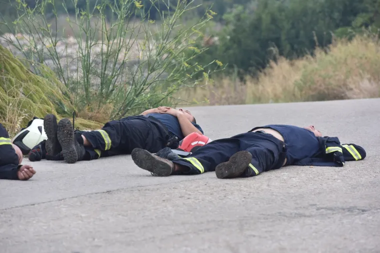 Iza njih je te&scaron;ka i besana noć...