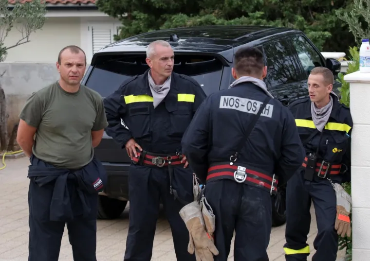 Iza njih je te&scaron;ka i besana noć...