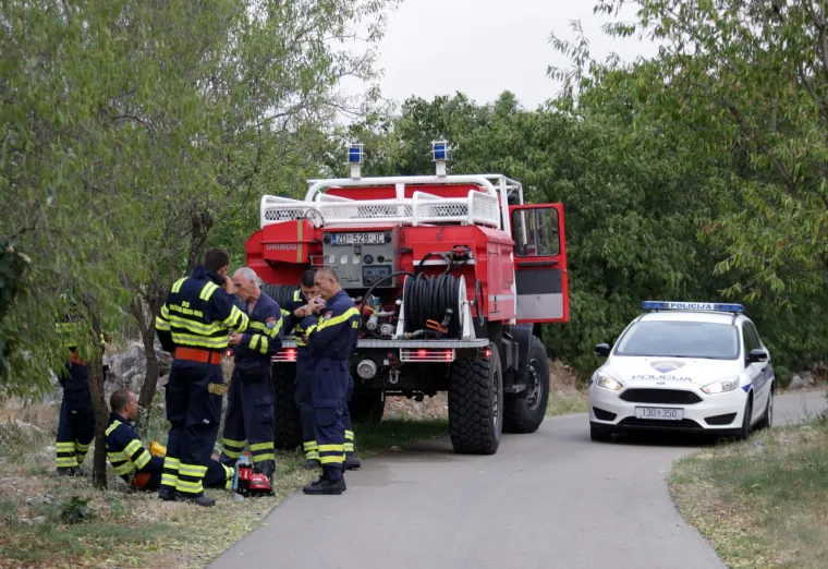 Iza njih je te&scaron;ka i besana noć...