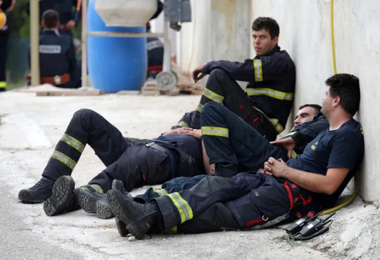 Iza njih je te&scaron;ka i besana noć...