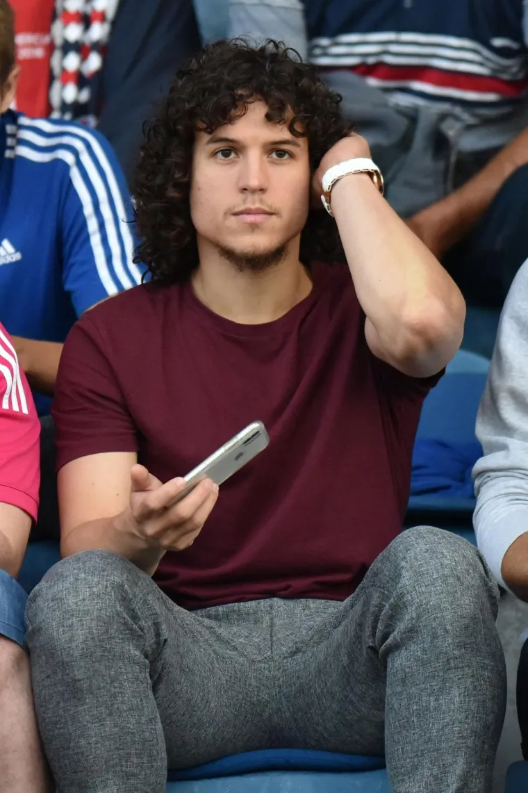 GORI SVE: Torcida je 'zapalila' gostujuću tribinu i bila 12. igrač Bijelih