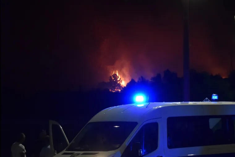 Vatrogasci cijelu noć obuzdavali požar u zaleđu &Scaron;ibenika