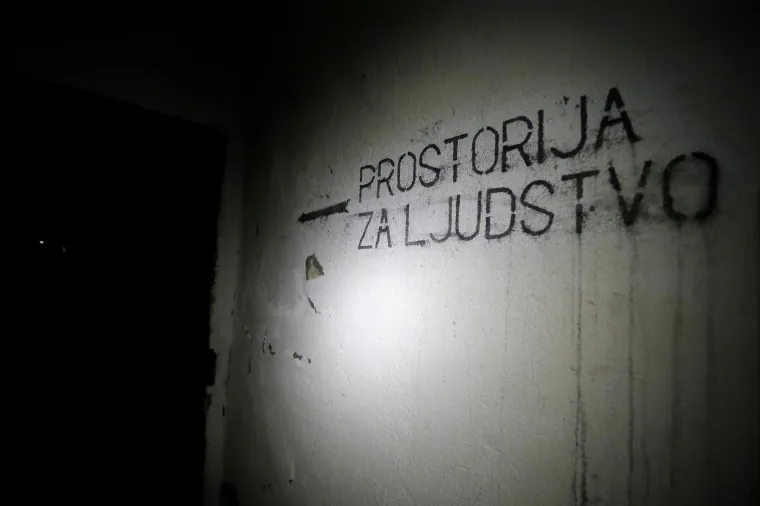 Tajne biv&scaron;e Jugoslavije: Zavirite u labirint podzemnih vojnih tunela na Visu i Titovu &scaron;pilju