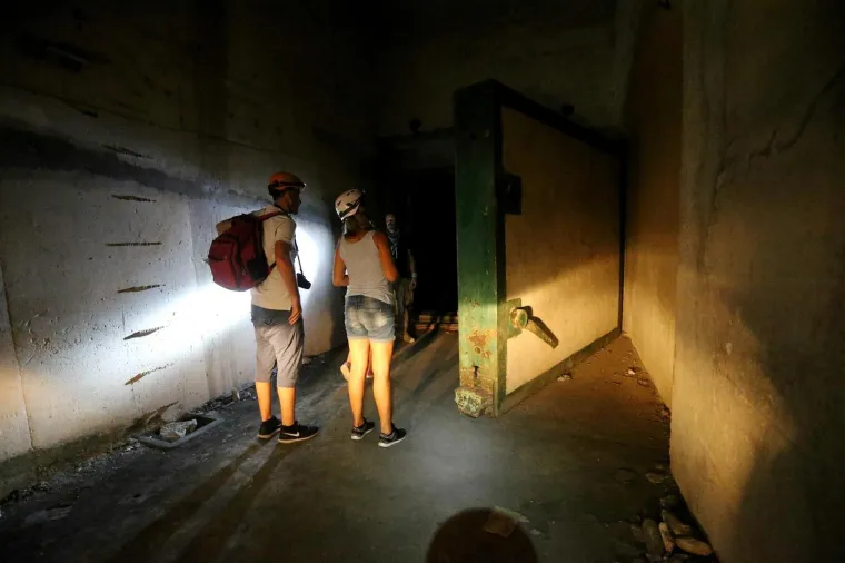 Tajne biv&scaron;e Jugoslavije: Zavirite u labirint podzemnih vojnih tunela na Visu i Titovu &scaron;pilju