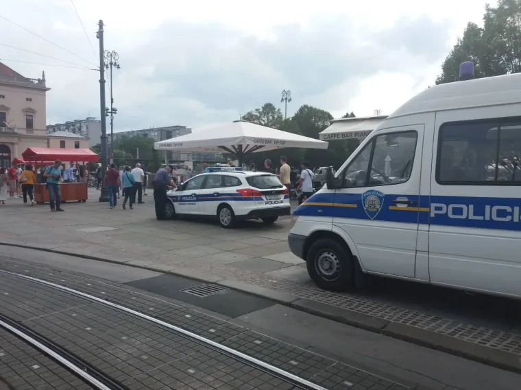 Dojava o bombi u samom sredi&scaron;tu Zagreba: Policija evakuirala poznati trgovački centar!