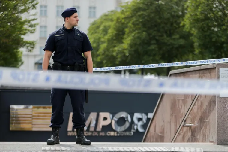 Dojava o bombi u samom sredi&scaron;tu Zagreba: Policija evakuirala poznati trgovački centar!