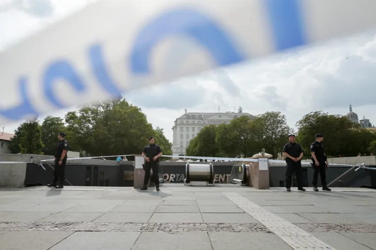 Dojava o bombi u samom sredi&scaron;tu Zagreba: Policija evakuirala poznati trgovački centar!