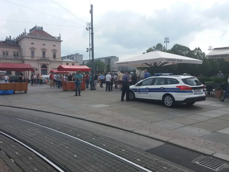 Dojava o bombi u samom sredi&scaron;tu Zagreba: Policija evakuirala poznati trgovački centar!